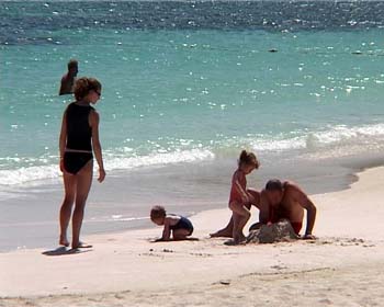 AP09BEACH017