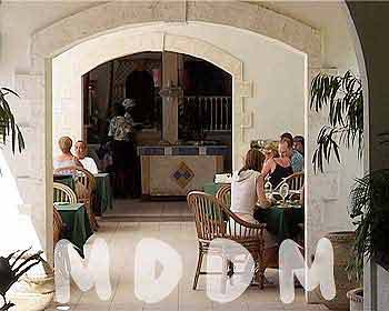 BW07DINING004