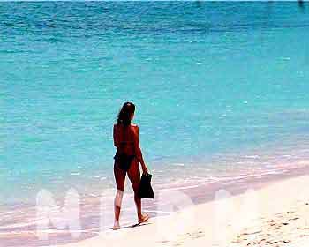GB05BEACH007