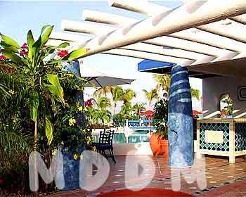 JB02COURTYARD007
