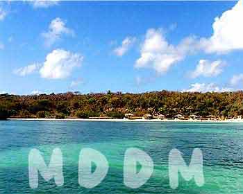 MB10LOVERSBEACH009