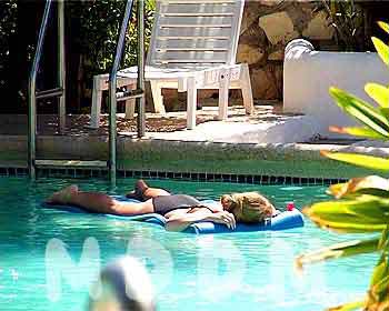 MB10POOL009