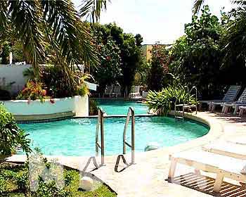 MB10POOL010