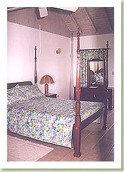 Antigua hotels, The Catamaran Hotel's 4 poster bed.